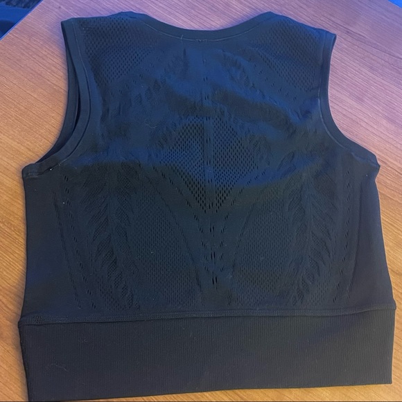 🖤Ujjayi crop tank 🖤 - Picture 5 of 8